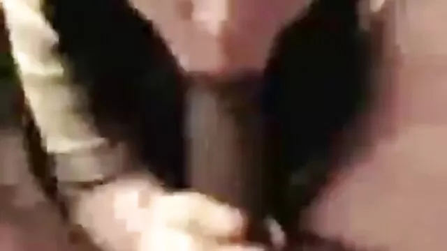 Egy srác a testvérével fogyatékos porno fogott egy lányt ennek a párnak