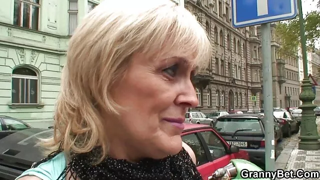 A regi porno filmek srác szakadt a lány egy nagy fasz