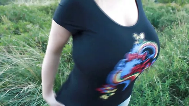 Karcsú, szőke lenyűgözte egy darab amatör házi porno férfi arcát