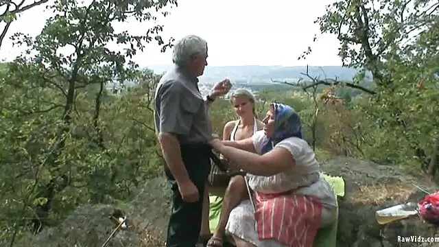 Anya terhes baszás medence Anális