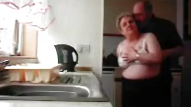 Forró munka sexi pucér csajok az edzőteremben fiatal Co withuettes