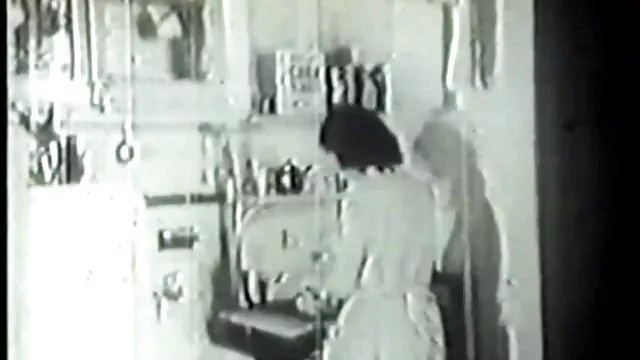 Szexi lány nő azt pisi szeksz állítja, hogy a tanár,